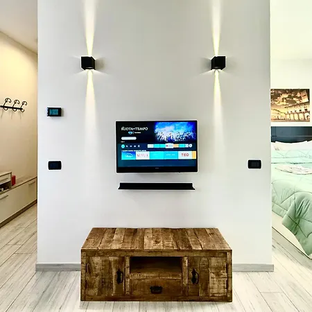 Urban Apartment *