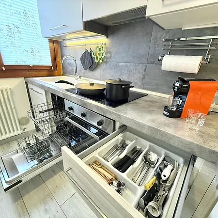 Urban Apartment *
