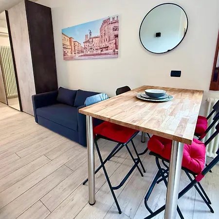 Urban Apartment *
